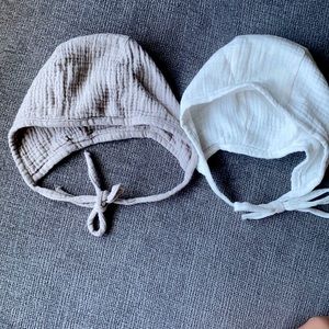 Baby bonnets set of 2